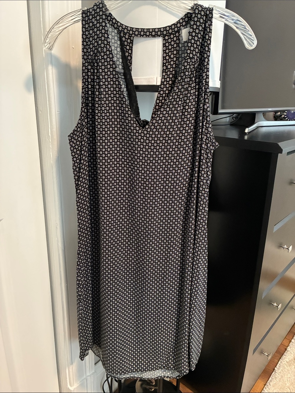 Old Navy Black & White Sleeveless Mini Shift Dress